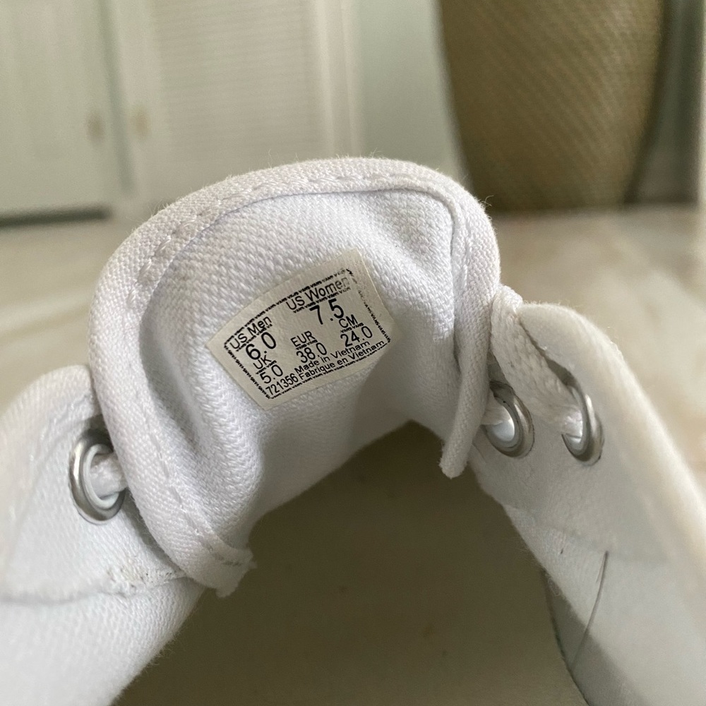 Vans - Picture 4 of 7